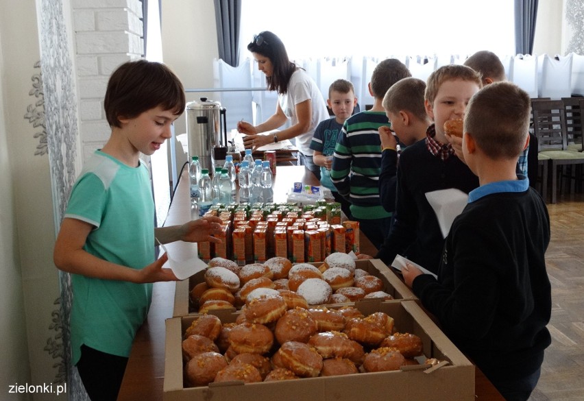 Warcabowe rozgrywki bez gadania. W gminie Zielonki promują gry, które uczą logicznego myślenia