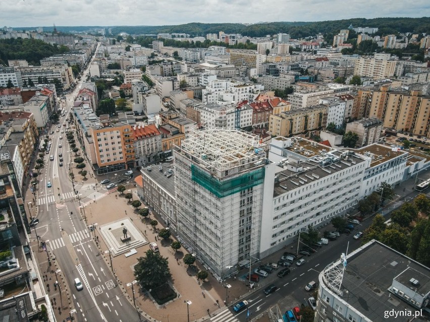 Inwestycja na dachu gdyńskiego szpitala trwa. Ma być gotowa...