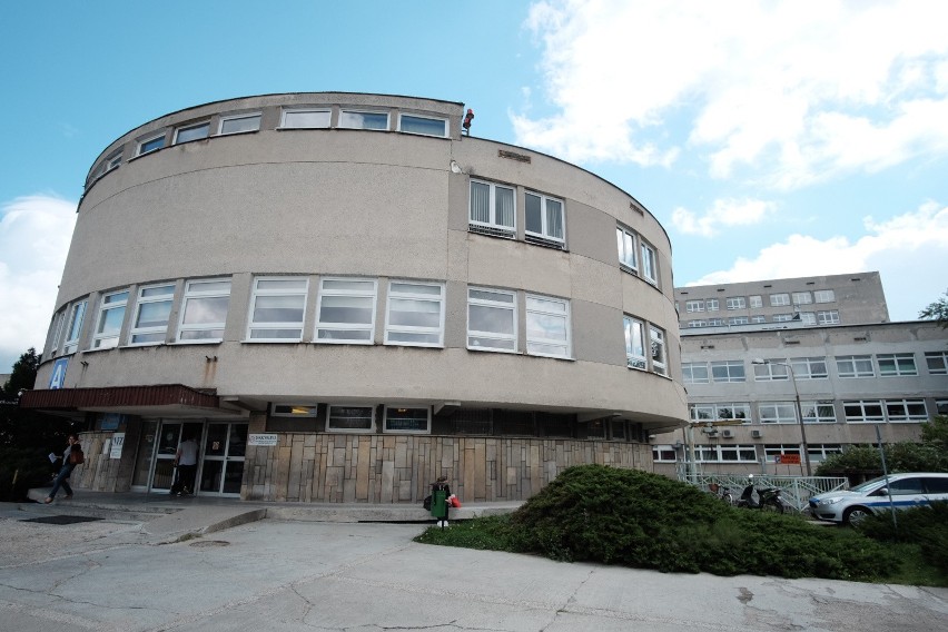 Szpital Wojewódzki w Poznaniu: Likwidacja 198 łóżek czy utworzenie 119 etatów dla pielęgniarek?