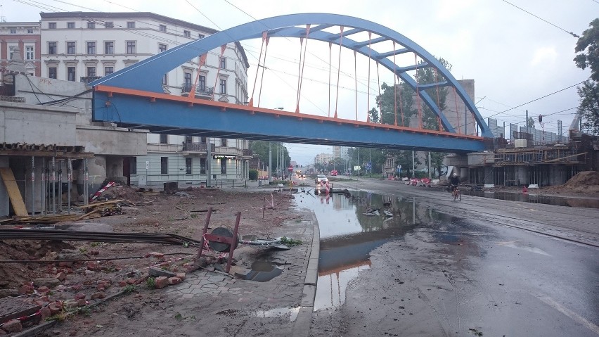 Skutki nocnej nawałnicy we Wrocławiu