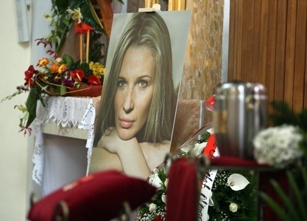 Pogrzeb Agaty Mróz-Olszewskiej odbył się 9 czerwca 2008 roku...