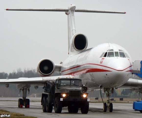 Prezydencki Tu-154M na lotnisku 21 Bazy Lotniczej w Świdwinie.