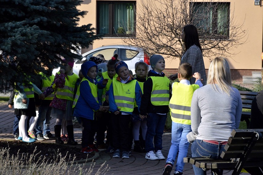 W Bobowej stanie jedna z ławeczek niepodległości finansowanych przez MON [ZDJĘCIA]