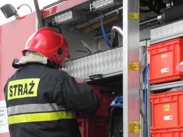 Strażacy gasili pożar mieszkania w Połczynie.