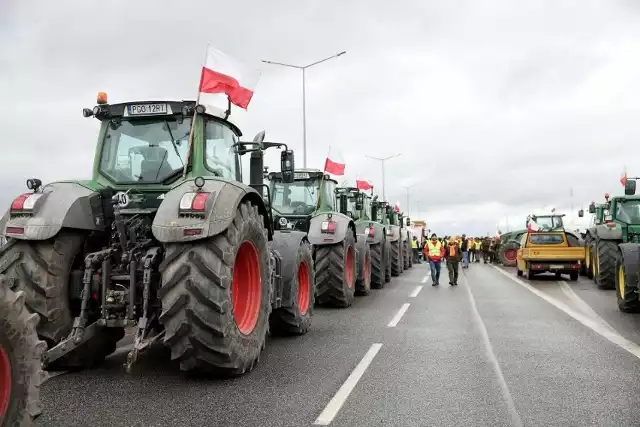 Protestujący rolnicy blokowali drogę ekspresową S5 w pobliżu Leszna