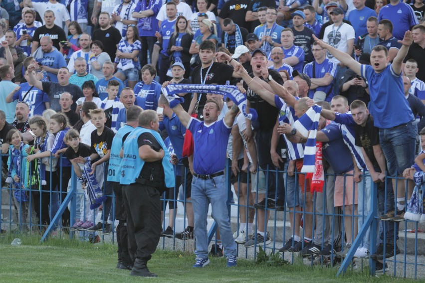 Ruch Chorzów - GKS Katowice 1:0. Tak cieszyli się kibice i piłkarze Niebieskich ZDJĘCIA