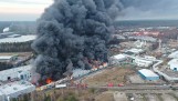 Pożar na terenie zakładów produkcyjnych Cersanit w Starachowicach. Zobacz zdjęcia i zapis transmisji. Raport na bieżąco