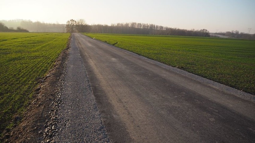 Droga powiatowa w Nikisiałce Małej w gminie Opatów już gotowa (ZDJĘCIA)