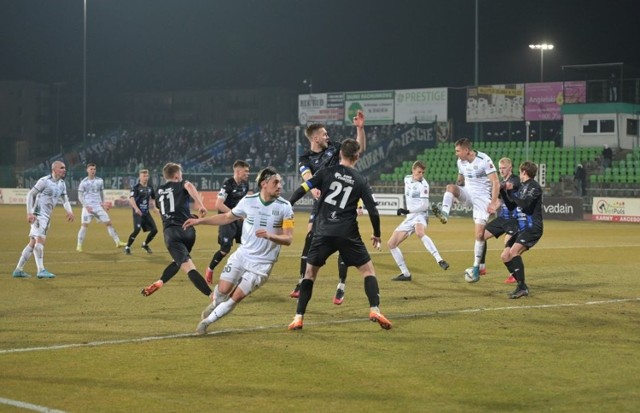 W derby regionu Olimpia Grudziądz pokonała Zawiszę Bydgoszcz 3:1. Po meczu kibice komentowali postawę obu zespołówAby przeczytać komentarze kibiców przesuń gestem lub strzałką w prawo>>>