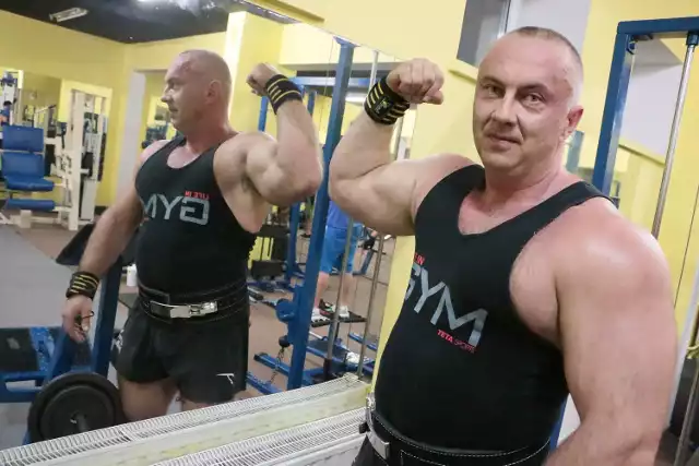 Rafał Gomuła trenuje w siłowni R-Gym w Międzyrzeczu.