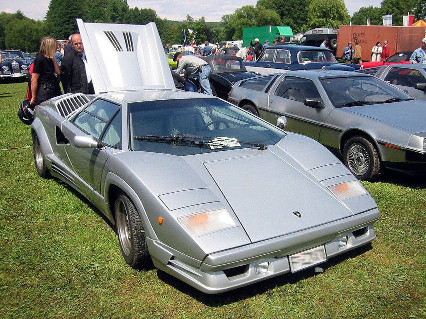 LAMBORGHINI COUNTACH