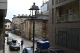 Ulica Cicha w Kielcach stała się po remoncie urokliwym zakątkiem. Są stylizowane lampy. Zobaczcie zdjęcia i film