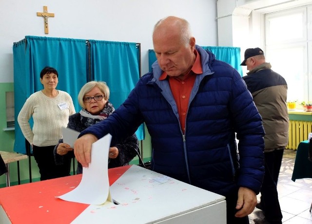 Wybory w lokalu wyborczym nr 14 w Chojnicach