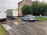 Toksyczne odpady w Sosnowcu. Strażnicy miejscy znaleźli kolejną podejrzaną naczepę
