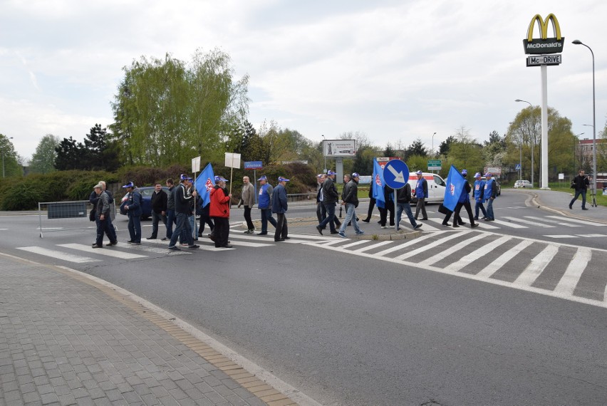 Trwa protest w Rybniku. Zablokowane centrum miasta! ZDJĘCIA