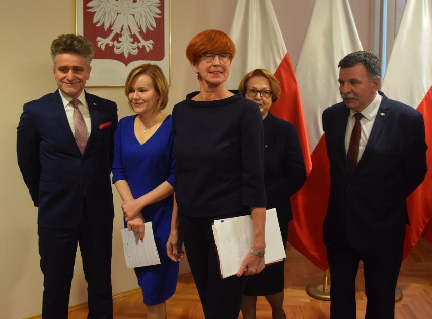 Minister Elżbieta Rafalska w Kielcach. Mówiła o spadającym ubóstwie 