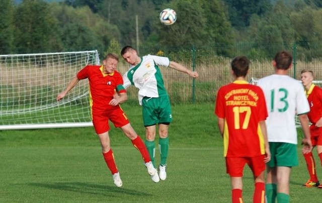 Fragment meczu Victoria Mniów - Lechia Strawczyn (0:2)