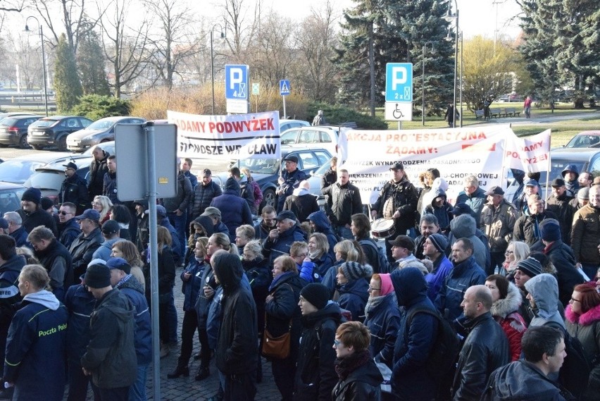 Protest listonoszy we Wrocławiu [ZDJĘCIA]