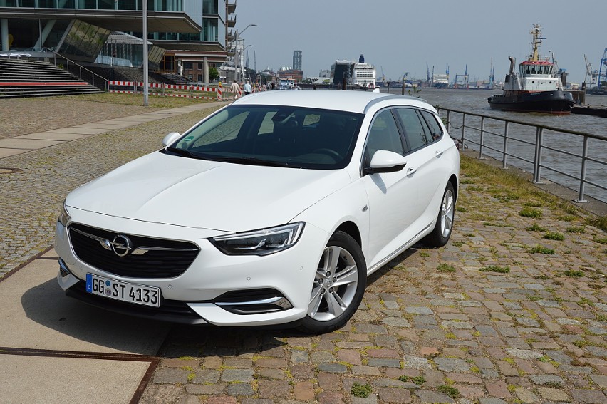 Opel Insignia Sports Tourer...