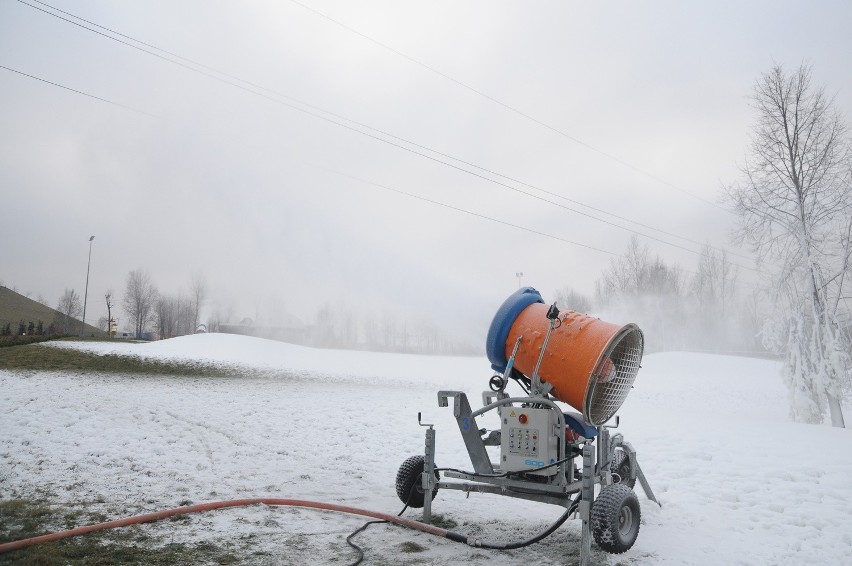 Naśnieżanie Górki Środulskiej w Sosnowcu