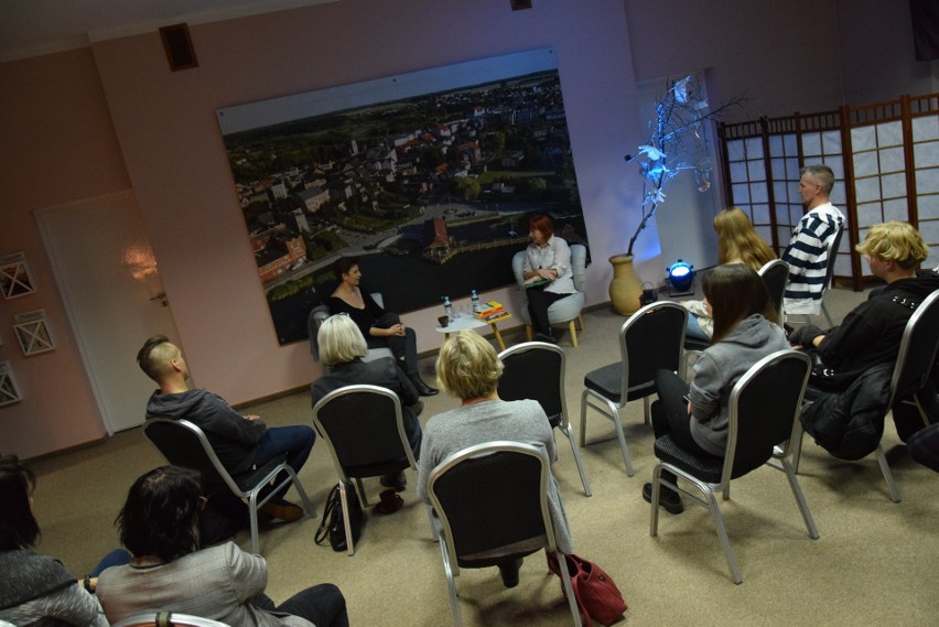 Spotkanie autorskie z Justyną Kopińską w Bibliotece...