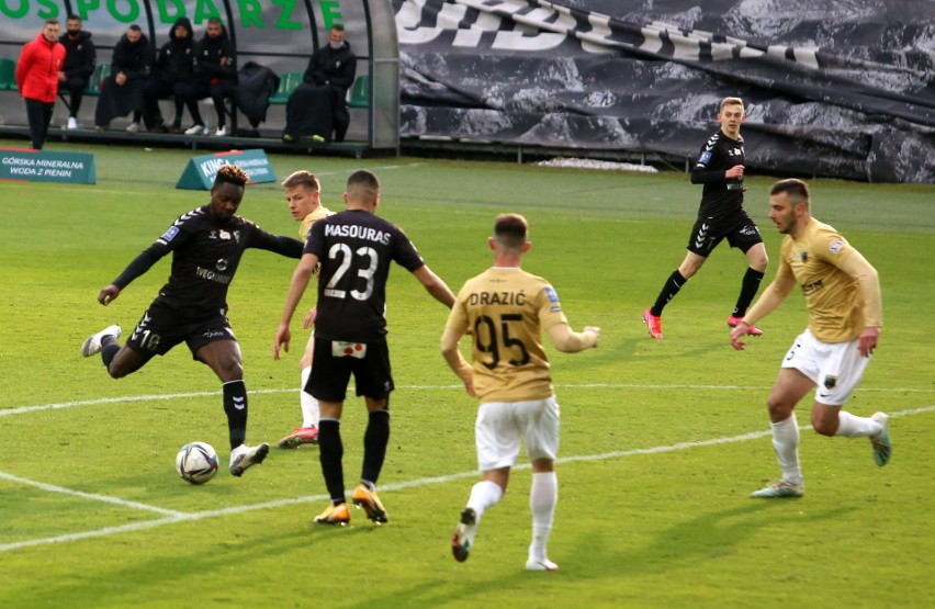 Górnik Zabrze - Zagłębie Lubin 0:2. Efekty artystyczne nic Zagłębiu nie dały (Górnik Zagłębie skrót, bramki, gole, wideo, wynik)