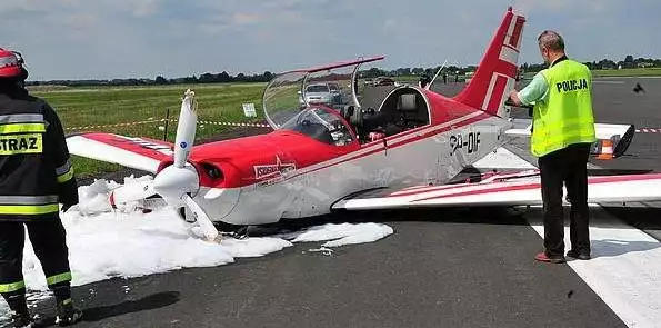 Tak wyglądał samolot po wypadku na mieleckim lotnisku.