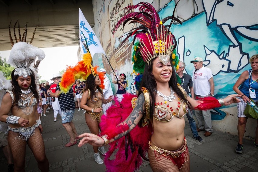 Huczna parada na zakończenie Dni Morza i Samba Port Festival [ZDJĘCIA]