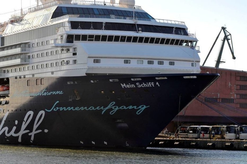 "Mein Schiff 1" - cztery zawinięcia 29 maja, 3 lipca, 23...