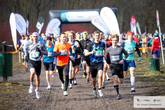 Ponad 500 osób stanęło na starcie piątego biegu City Trail w Poznaniu w edycji 2021/2022