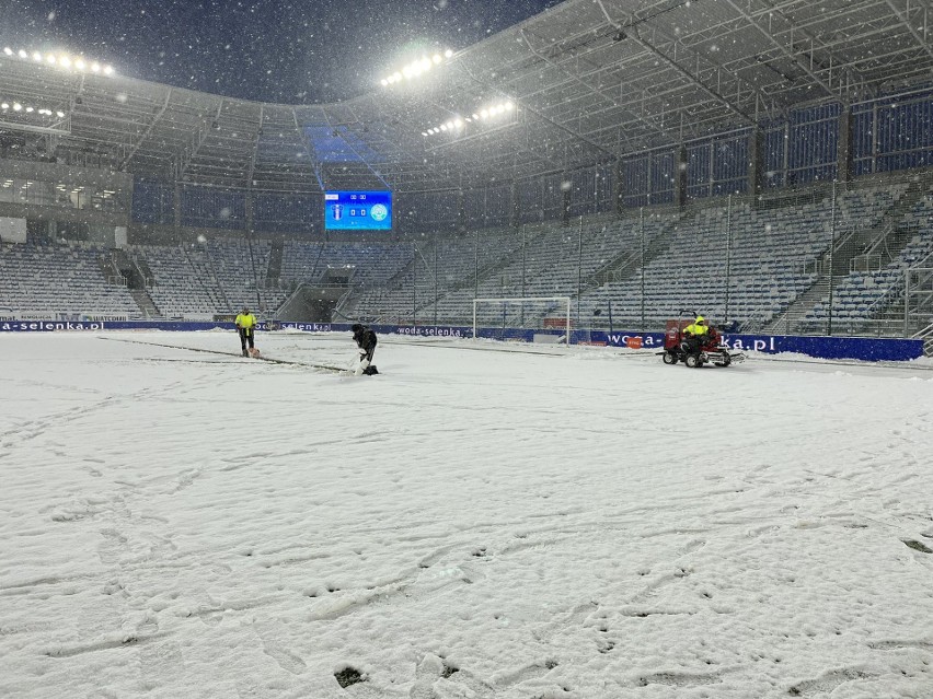 Stadion w Płocku po godzinie szesnastej