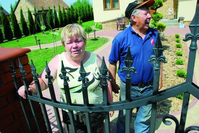 Janina i Tadeusz Butkiewicz z Porosłów żałują, że nie będzie IKEI, bo wtedy mieliby dobrą drogę dojazdową. Oni jednak nie otrzymali propozycji sprzedaży działki pod sklep.