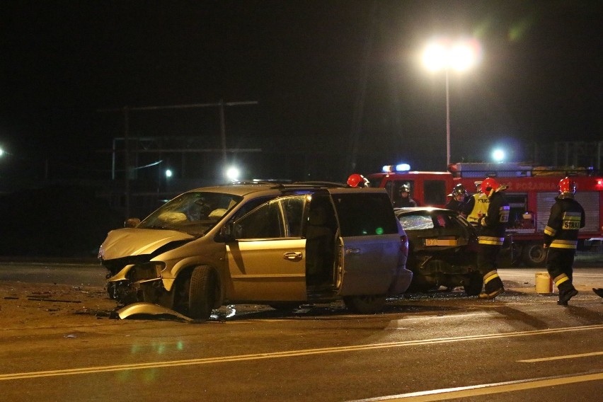 Tragiczny wypadek pod Wrocławiem na drodze nr 94. Dwa auta...