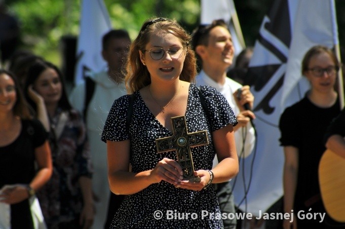 Zobacz kolejne zdjęcia. Przesuwaj zdjęcia w prawo - naciśnij...