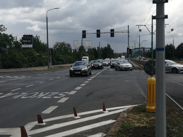 Poznań: Wypadek na Hetmańskiej. Będą zmiany na kolejnych skrzyżowaniach