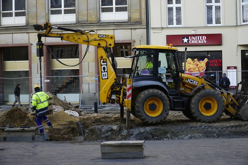 Prace na ul. Św. Marcin trwają, a zmiana organizacji ruchu...