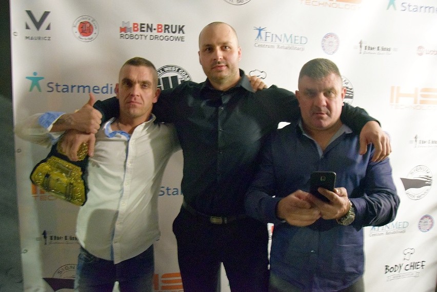 Stargardzki Narkun Team na After Party 42. KSW. Zwycięstwo nad Mamedem Chalidowem Tomasz Narkun świętował z rodziną, przyjaciółmi i fanami