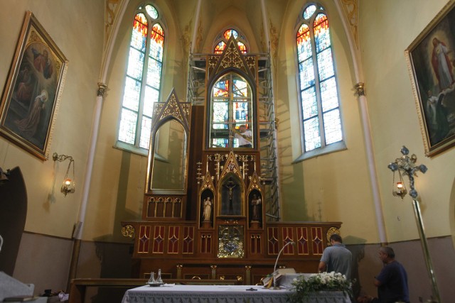 Przez kilka miesięcy montowano zrekonstruowany ołtarz w kościele św. Augustyna w Świętochłowicach