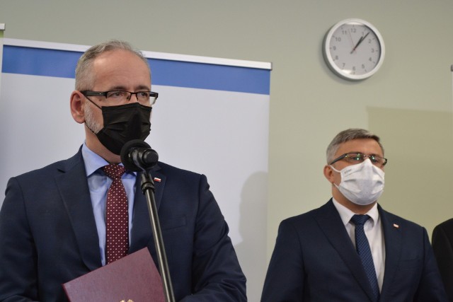 W Centrum Pediatrii rozmawiano o reformie psychiatrii dziecięcej. Po pandemii wiele osób potrzebowało pomocy i wsparcia. Gościem był Adam Niedzielski, minister zdrowia. Zobacz kolejne zdjęcia. Przesuń w prawo - wciśnij strzałkę lub przycisk NASTĘPNE