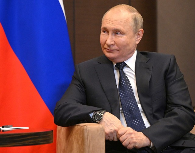 Władimir Putin zmodyfikował dekret z 2019 roku dotyczący przyznawania praw obywatelskich