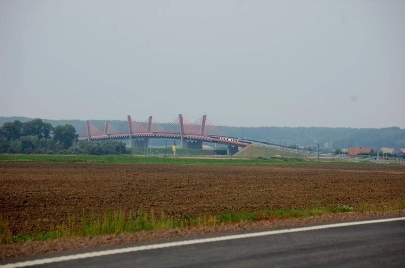 Mostem koło Kwidzyna miesięcznie przejeżdza 100 tysięcy samochodów!