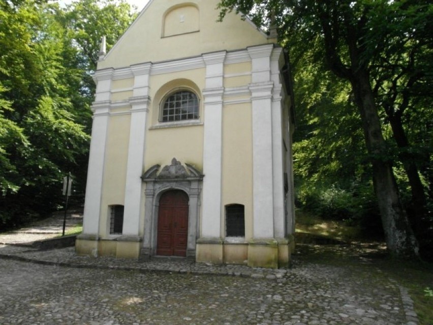 Kalwaria Wejherowska  także zachęca do spacerów. Na jej...