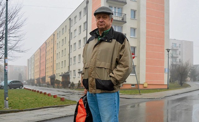 Henryk Romański z os. Westerplatte liczy, że budowa kotłowni w blokach zakończy serię awarii