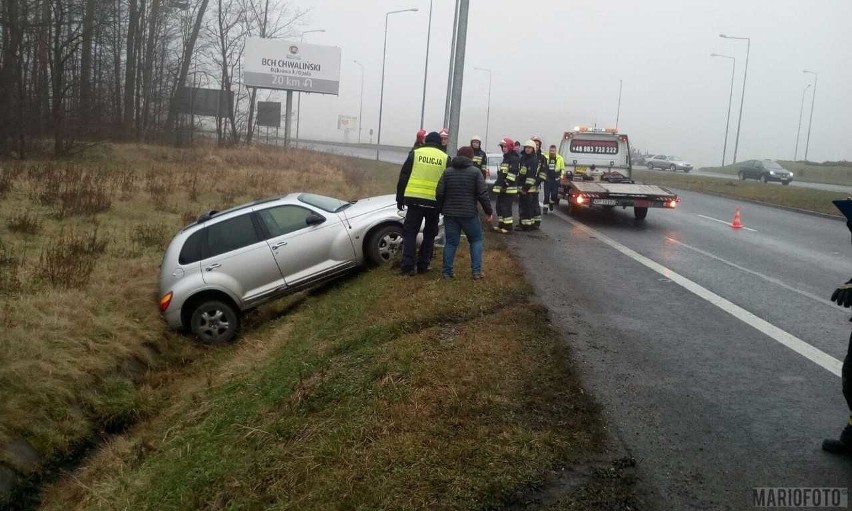 Kolizja na rondzie Szczakiela. Pani za bardzo się spieszyła (zdjęcia)