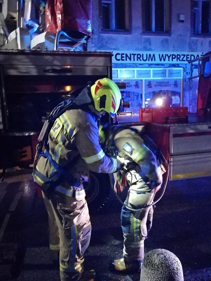 Strażacy z OSP Złocieniec w poniedziałek wieczorem zostali...