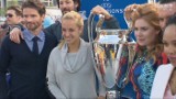 Puchar Ligi Mistrzów dotarł do Berlina. Powitały go gwiazdy sportu i show-biznesu (WIDEO)