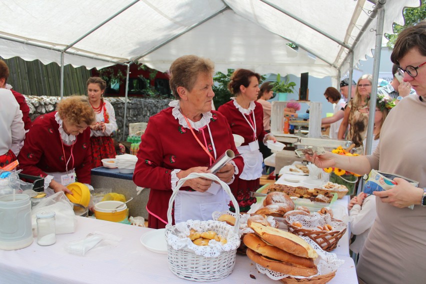 Wygiełzów. Tysiące osób odwiedziły skansen w ramach Festiwalu Etnomania [ZDJĘCIA]