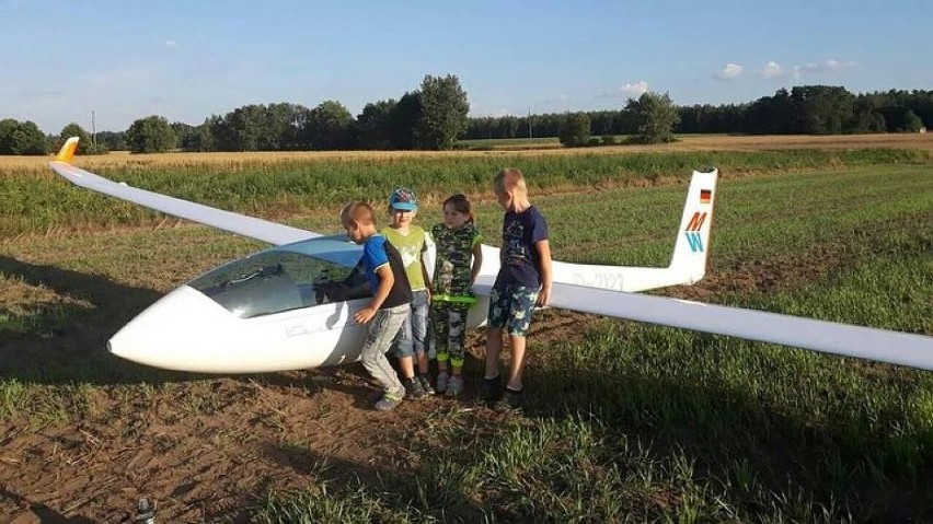 Argentyński pilot Matias Pasztot swoje przymusowe lądowanie...