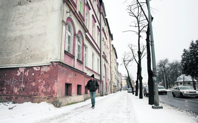 Kamienice przy ul. Zamkowej są wpisane do ewidencji zabytków. To jednak nie wystarczy, aby dostać od konserwatora zabytków dofinansowanie do ich remontu.