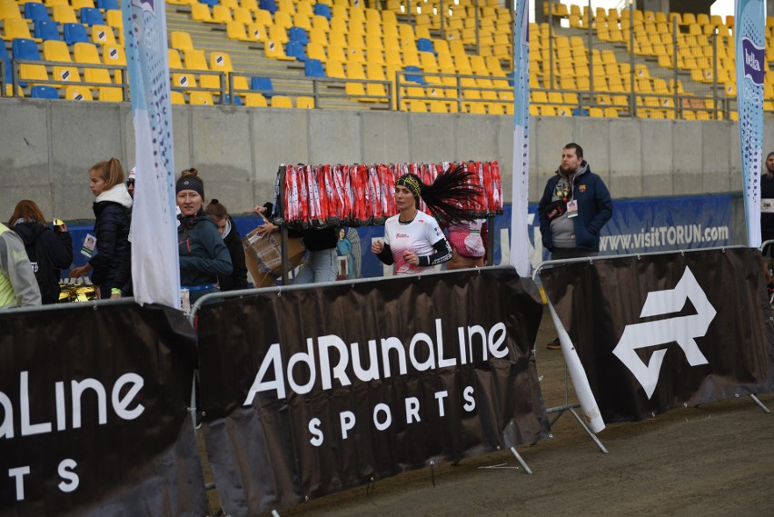 Już po raz 38. w Toruniu odbywa się bieg maratoński, w...